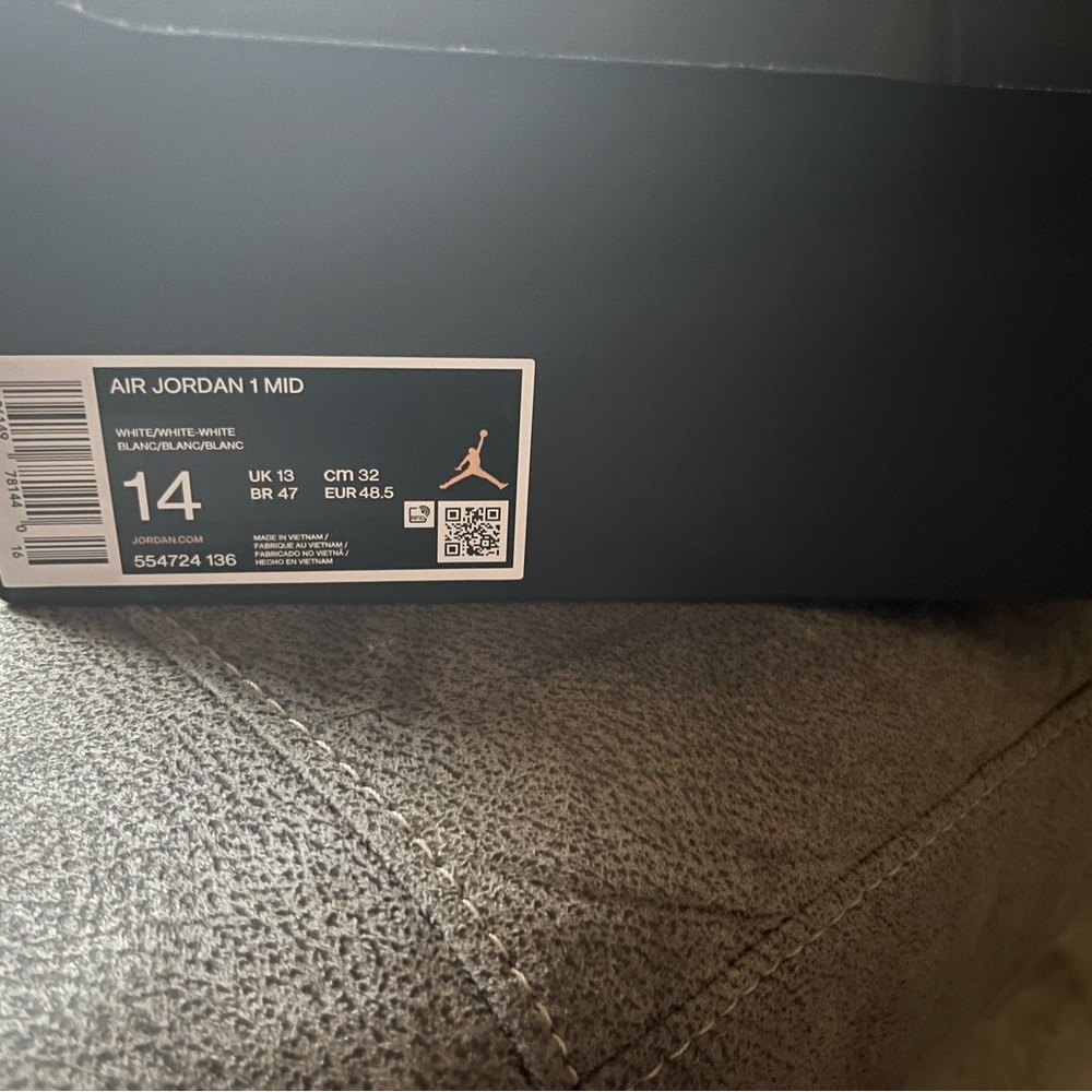 Air Jordan 1 MID